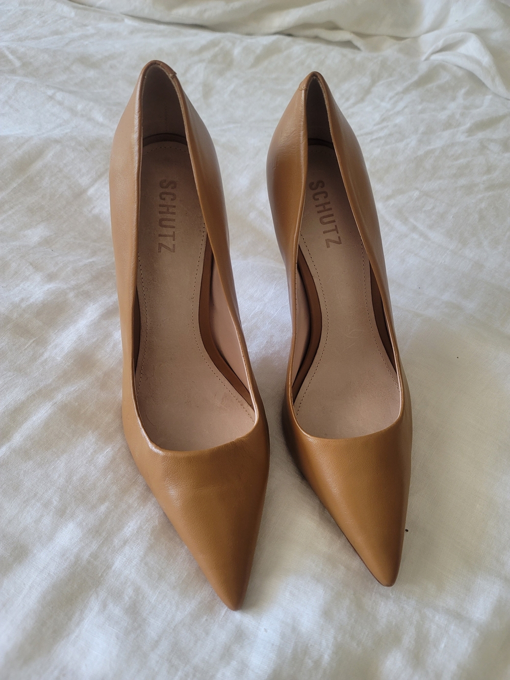 Like New SCHUTZ Camel Pointed-Toe Leather Pumps 8